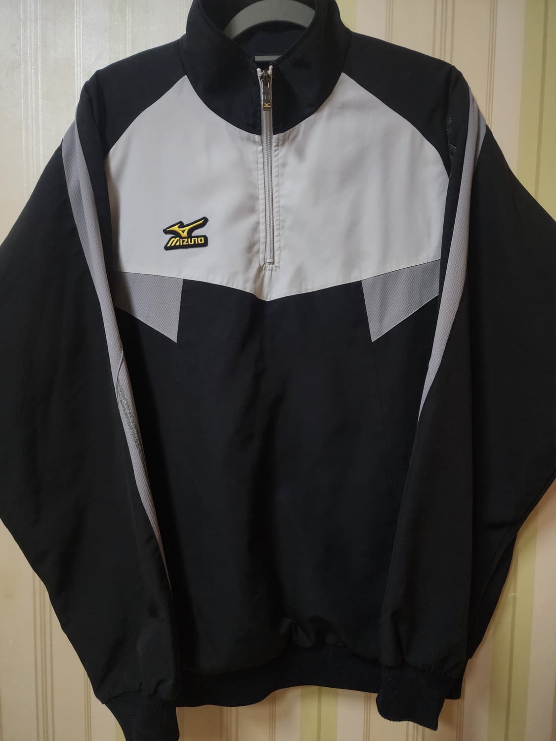 미즈노 반집업 바람막이 상품이미지1