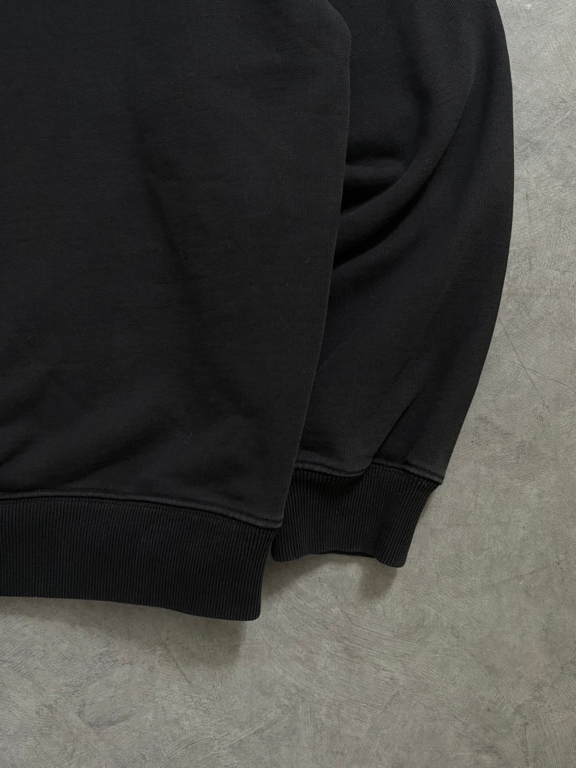 Balenciaga 발렌시아가 블랙 웨이브 로고 맨투맨  상품이미지4