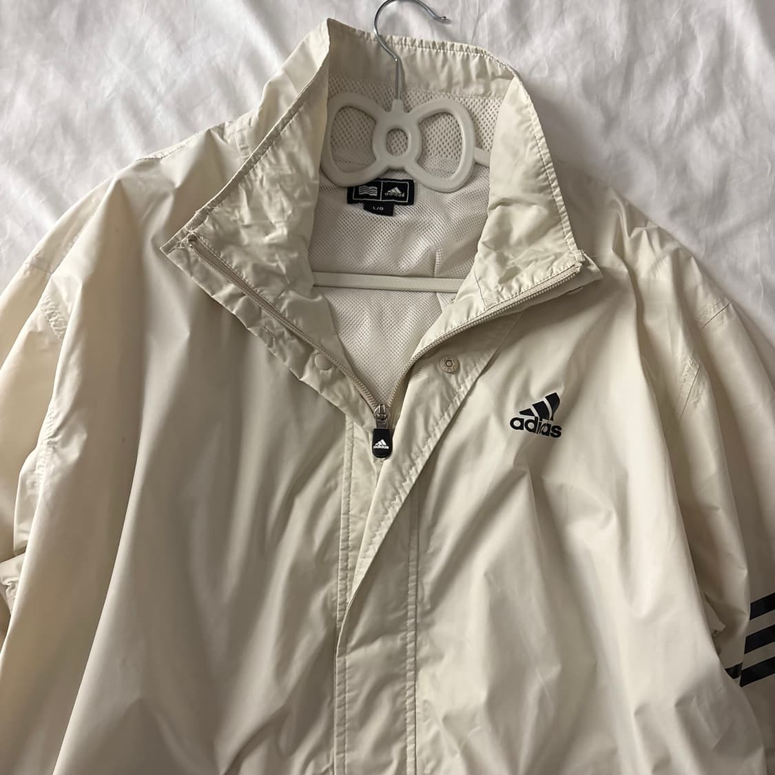 아디다스 베이지 바람막이 상품이미지4
