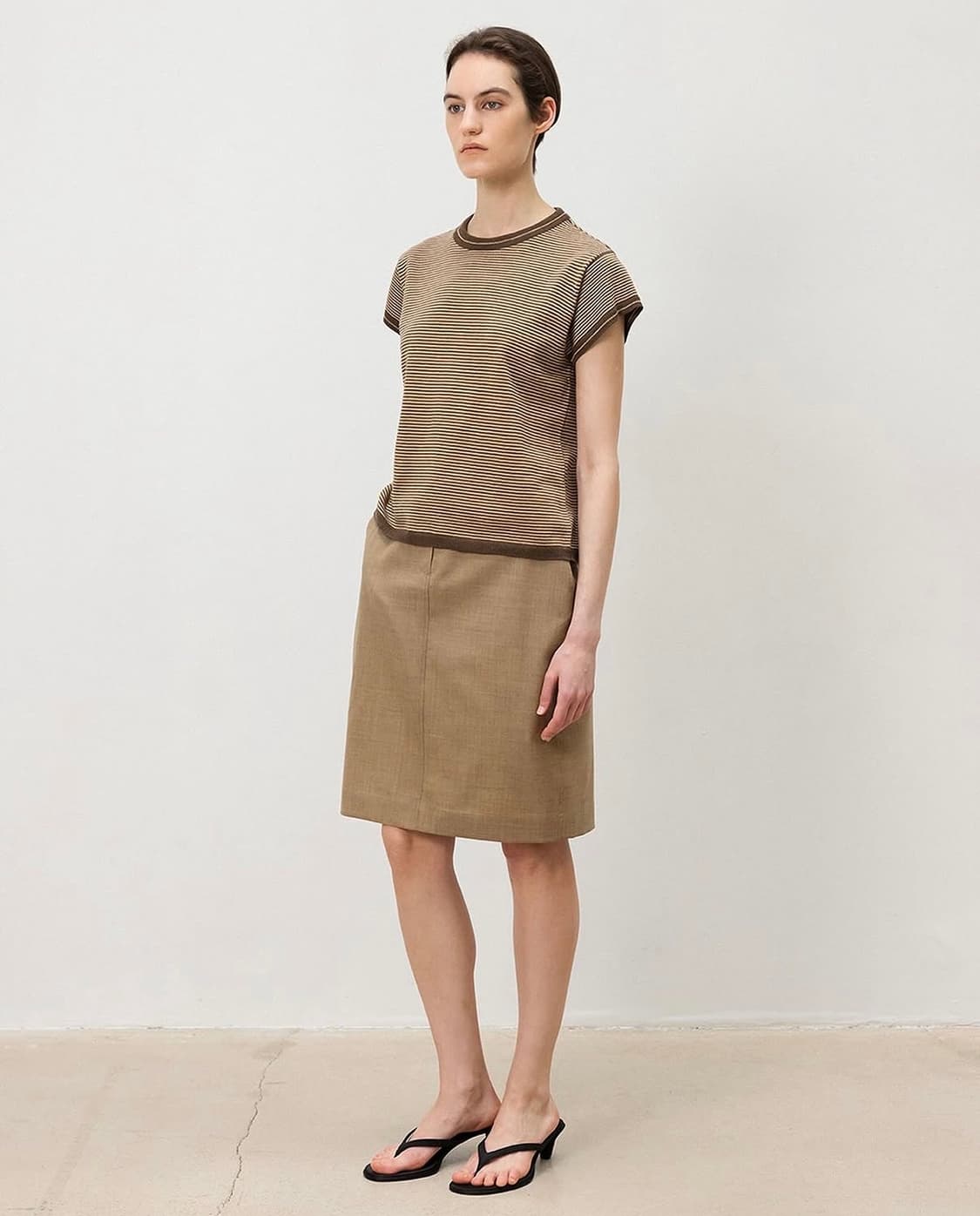 문달 반팔니트 Eve Half Sleeve Knit in Brown 상품이미지2