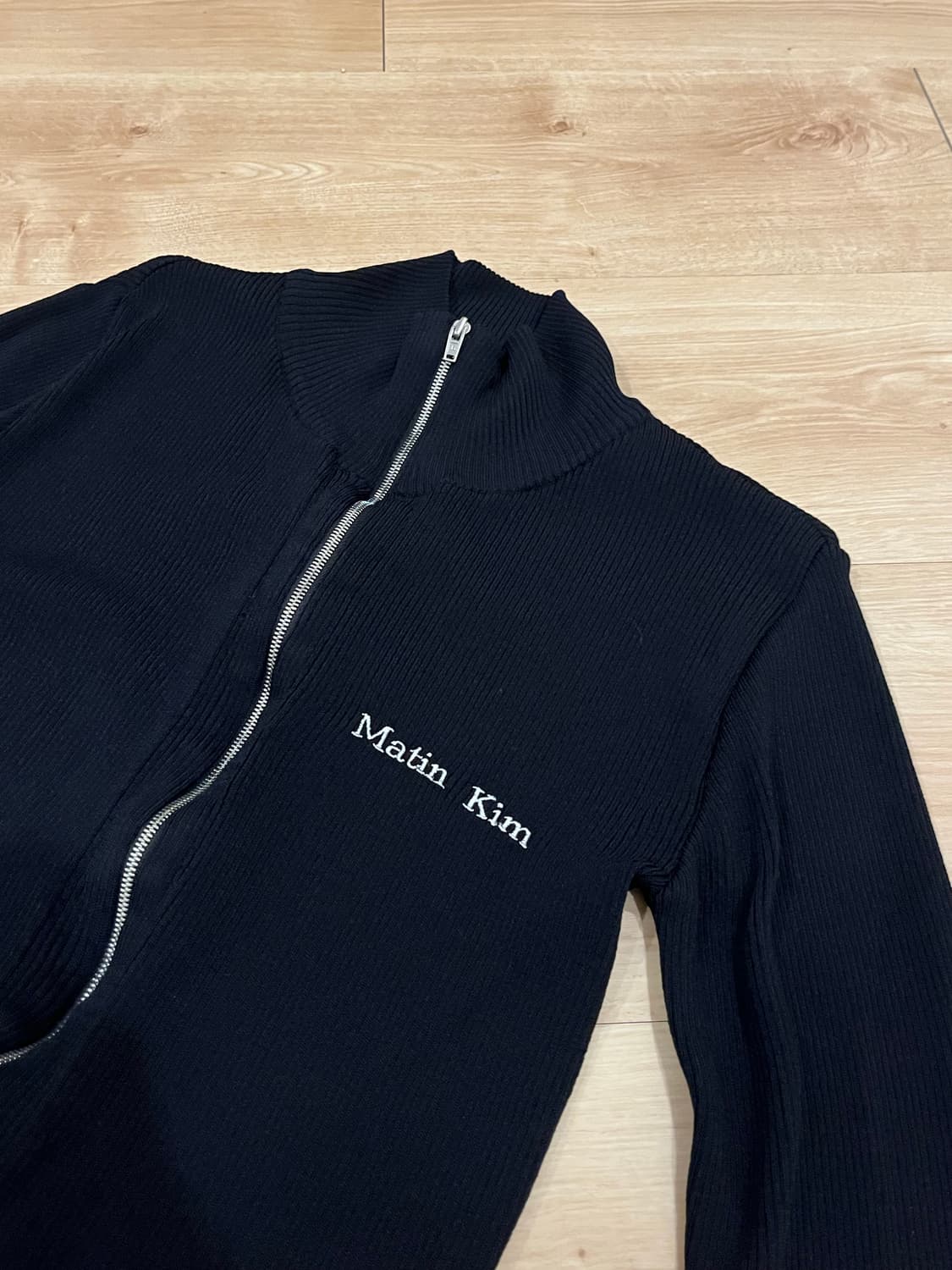 Matin kim 마뗑킴 피티드 집업 니트 가디건 블랙 상품이미지3