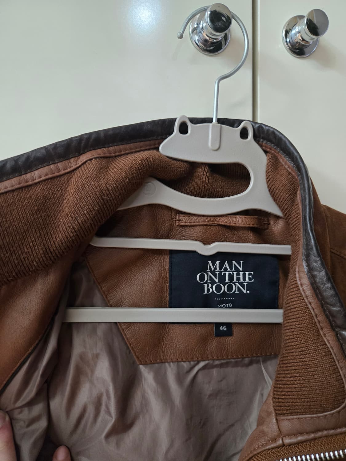 맨온더분 스웨이드 구스 집업패딩 상품이미지4