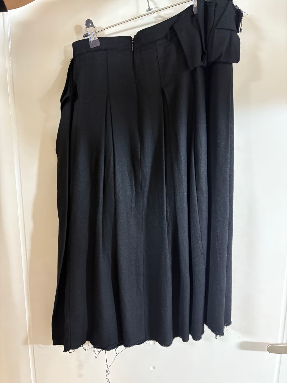 eonts 에옹쓰 Offbeat pleats skirt 상품이미지3