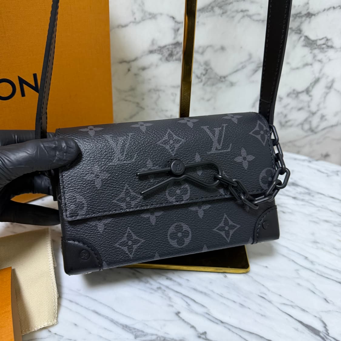 루이비통 이클립스 스티머 웨어러블 월릿 크로스백 상품이미지2