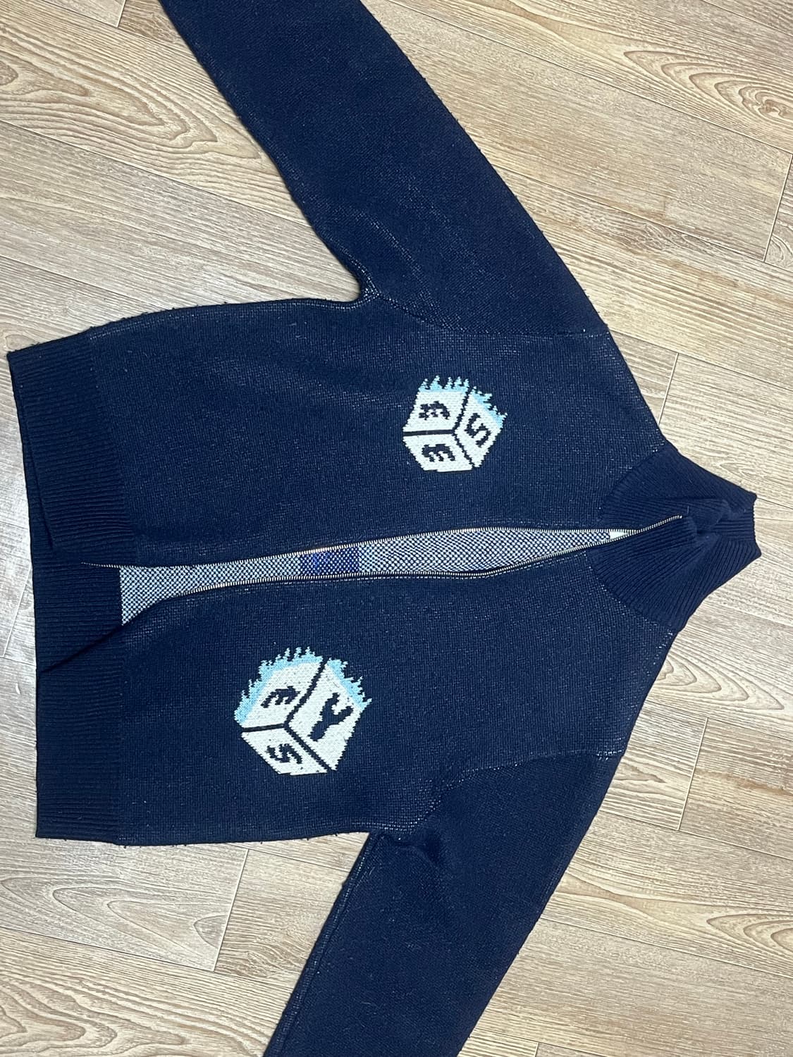 예스아이씨 니트집업 상품이미지1