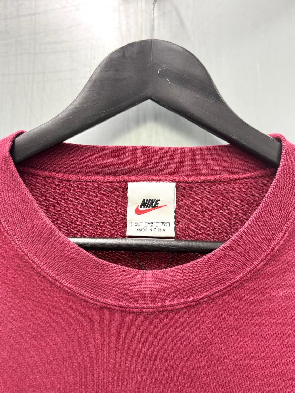 Nike 나이키 버건디 컬러 센터 스우시 크루넥 맨투맨 상품이미지5