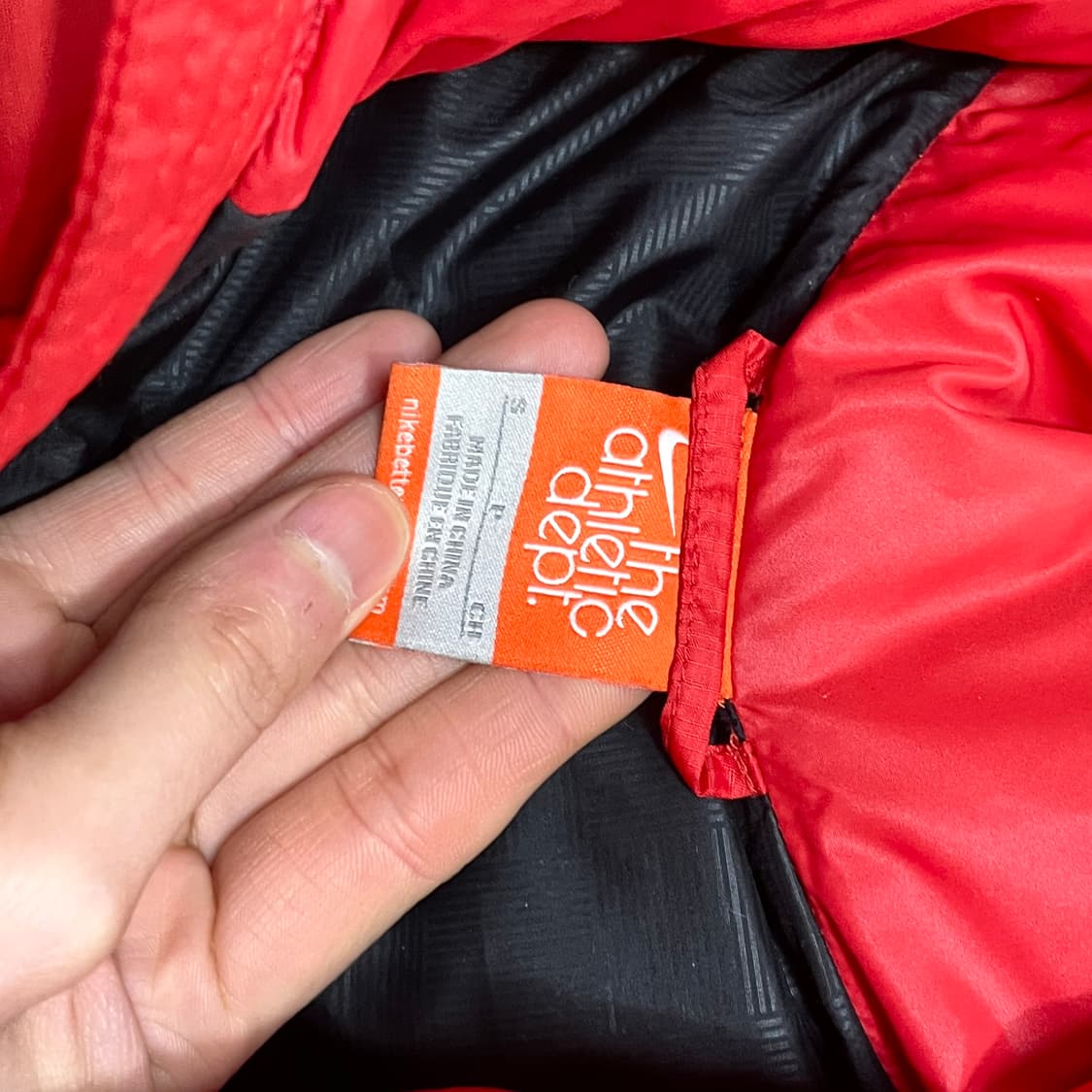 나이키 스우시로고 레드 덕다운 패딩점퍼 여성M 상품이미지4