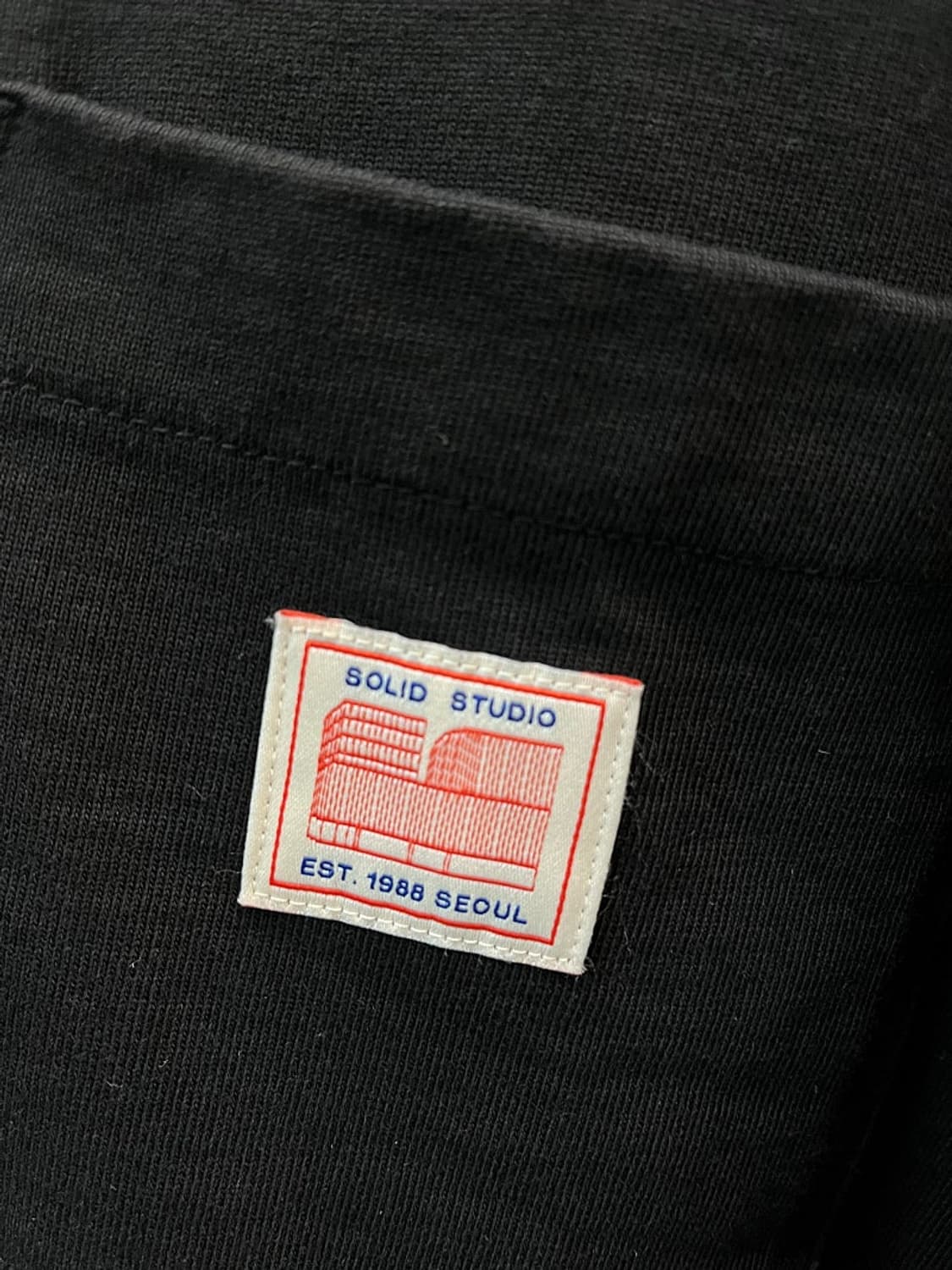 105) 솔리드옴므 25ss 데미지 카라 맨투맨  상품이미지4