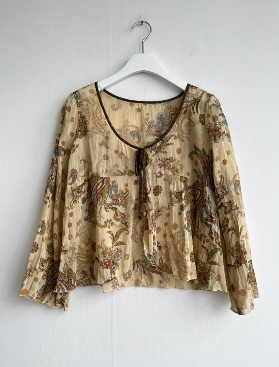 베이지 페이즐리 플레어 블라우스  상품이미지1