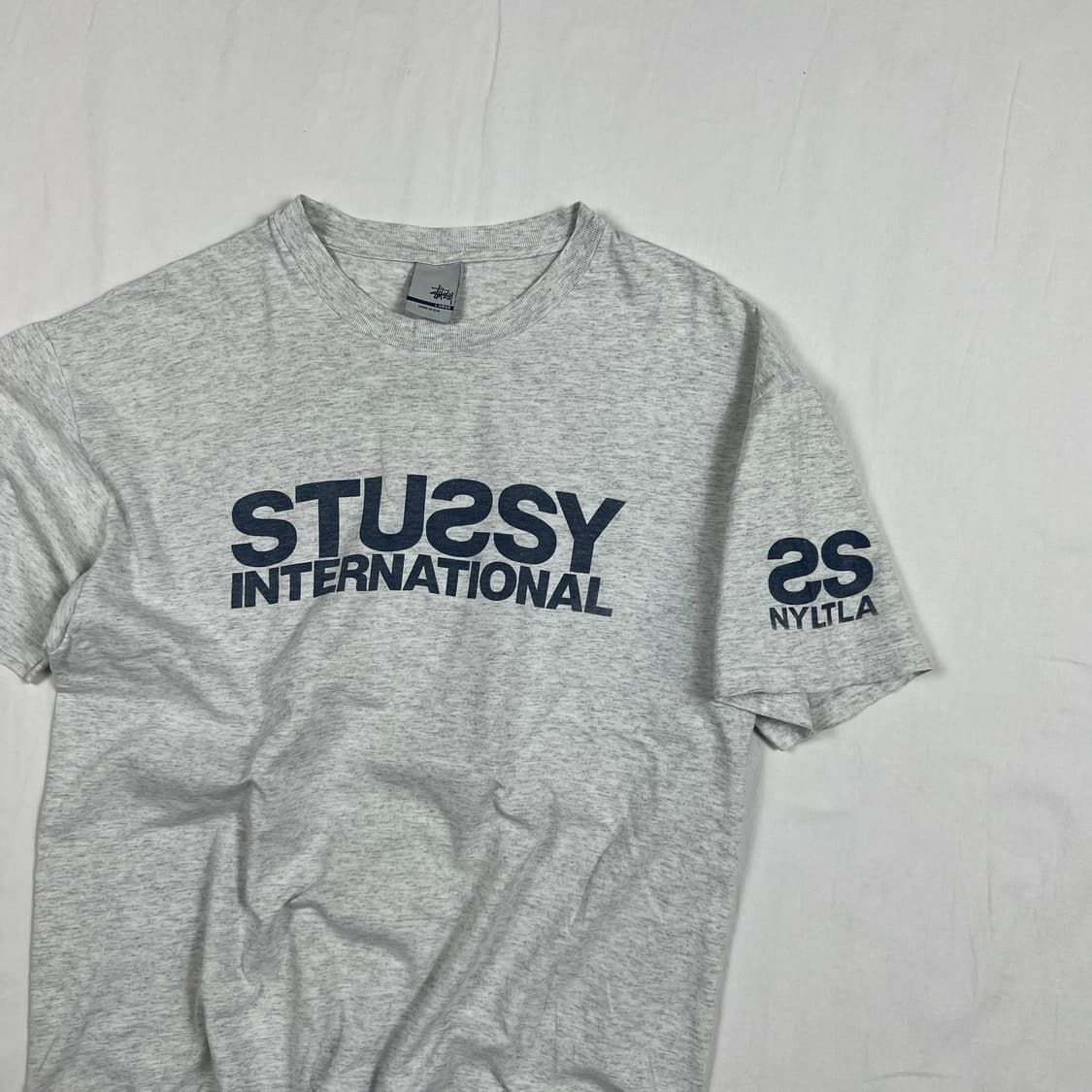 90‘s 스투시 stussy 인터네셔널 nyltla 프린트 반팔티 상품이미지3
