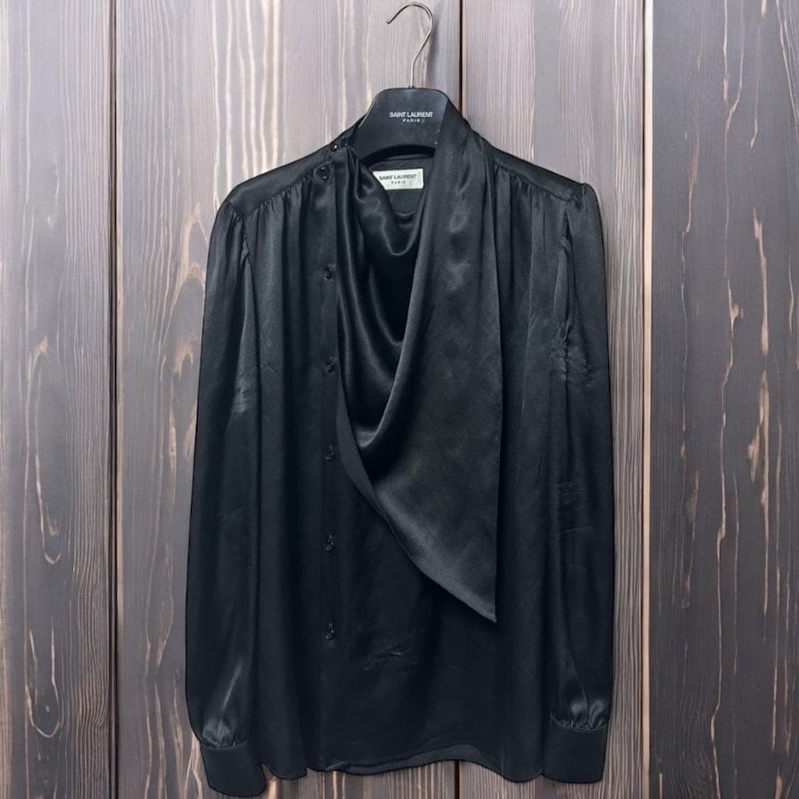 [더보이즈 찬희님 착용] 생로랑 23ss 스카프 셔츠 상품이미지3