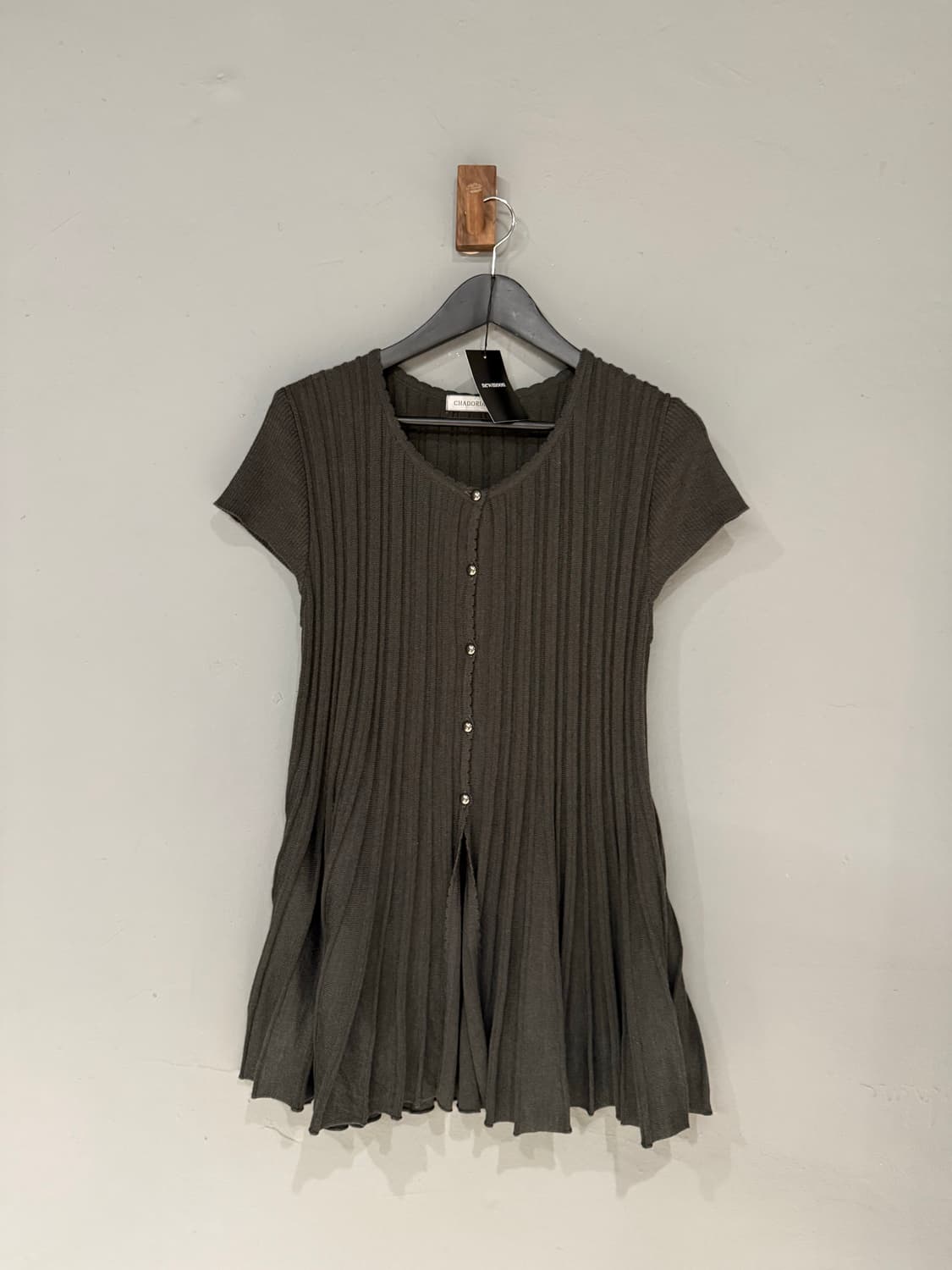 pleats line detail button knit top 상품이미지3