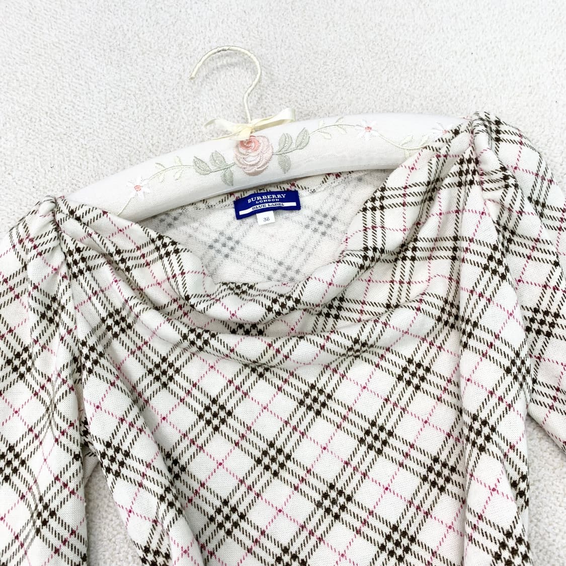 버버리 ♥ 뮤트 딸기초코 노바체크 셔링 드레이프 탑 상품이미지1