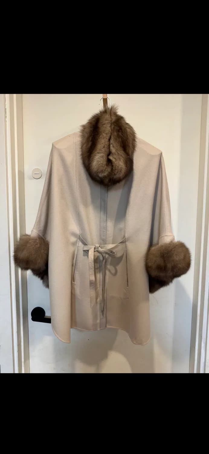 LoLo piana 로로피아나 캐시미어 케이프 상품이미지1