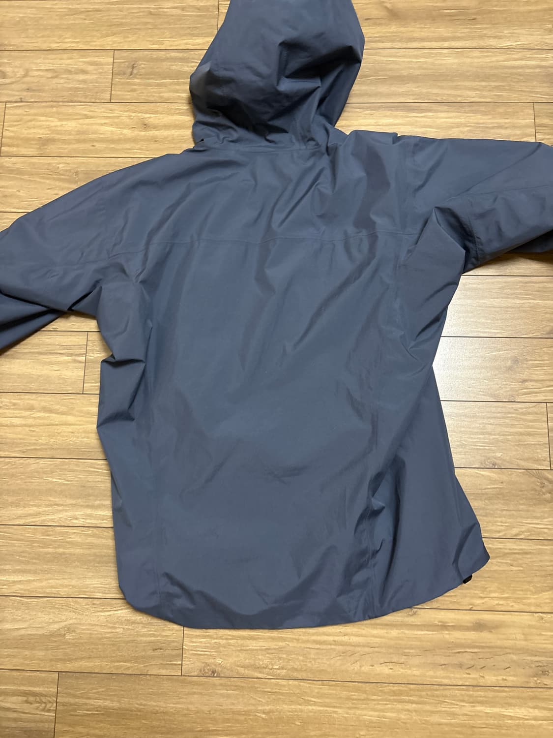 아크테릭스 바람막이 상품이미지2