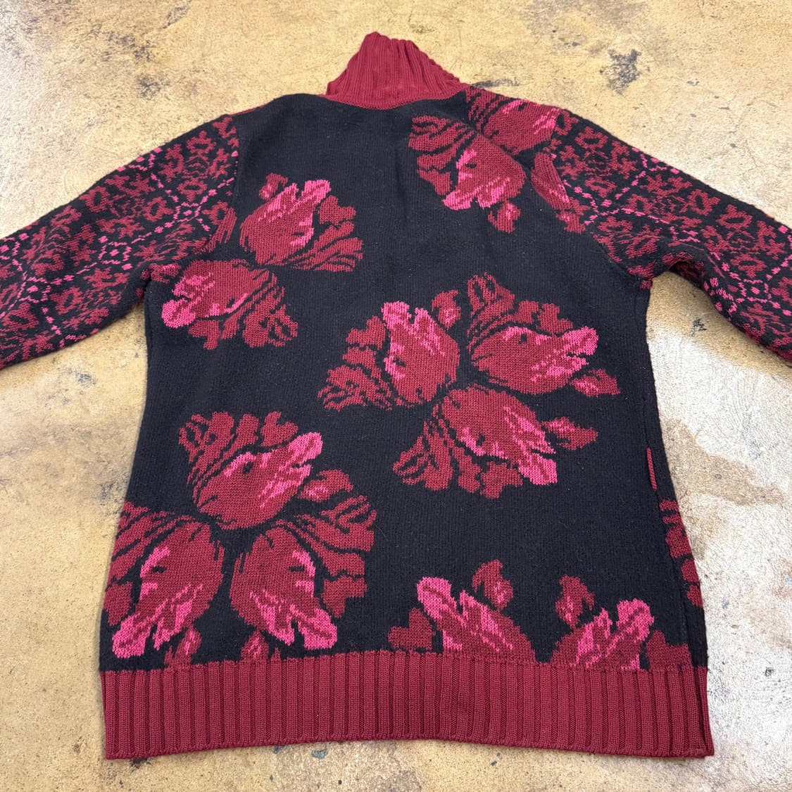[정품/M] 오일릴리 꽃무늬 니트 가디건 블랙 레드 b10 상품이미지4