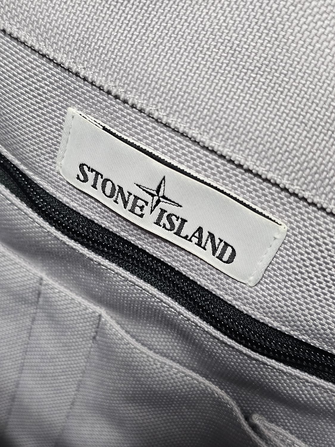 스톤아일랜드 리플렉티브 메신저백 상품이미지5