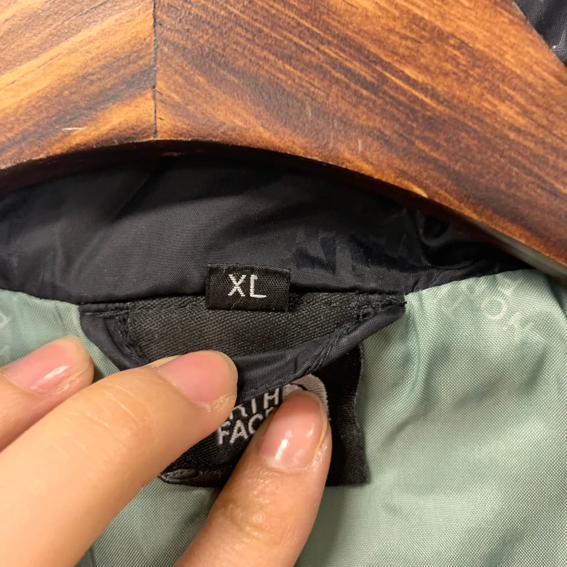 노스페이스 자수로고 윈드 경량 패딩 상품이미지6