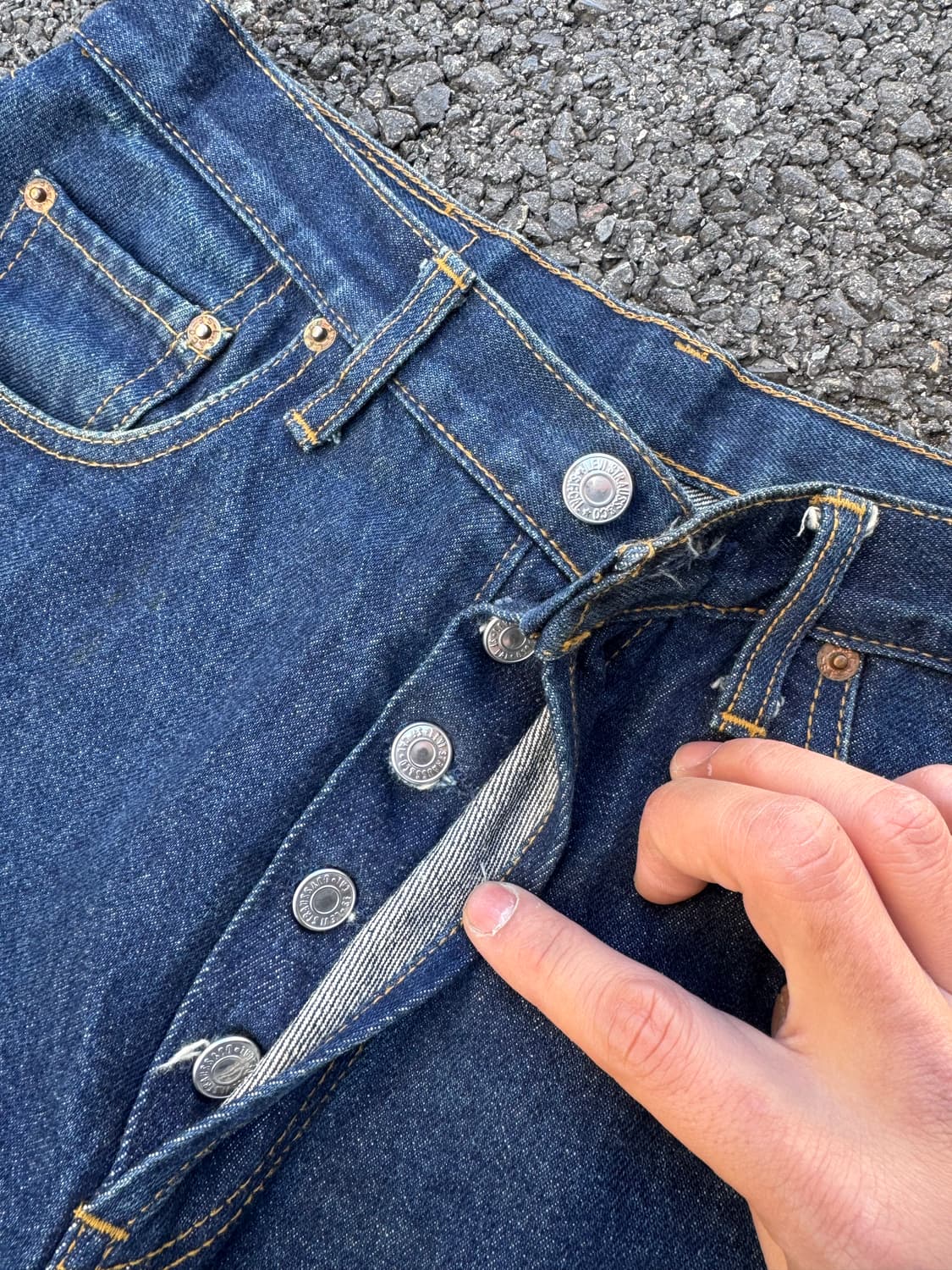 90‘s Levi’s 빈티지 501 인디고 컬러 컷팅 데님팬츠 상품이미지5