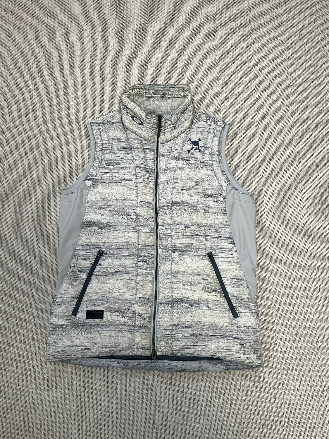 16fw 오클리 브러시 스트로크 패턴 패딩 베스트 J03581 상품이미지1