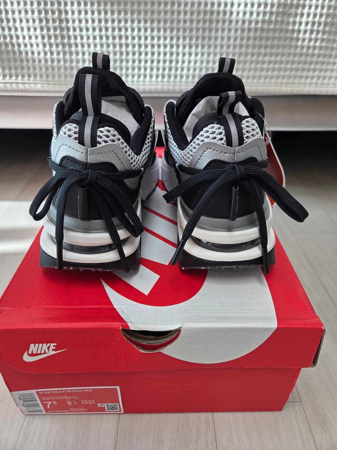 (W) 나이키 에어맥스 퓨리오사 실버 앤 블랙 [245, 새상품]  상품이미지4