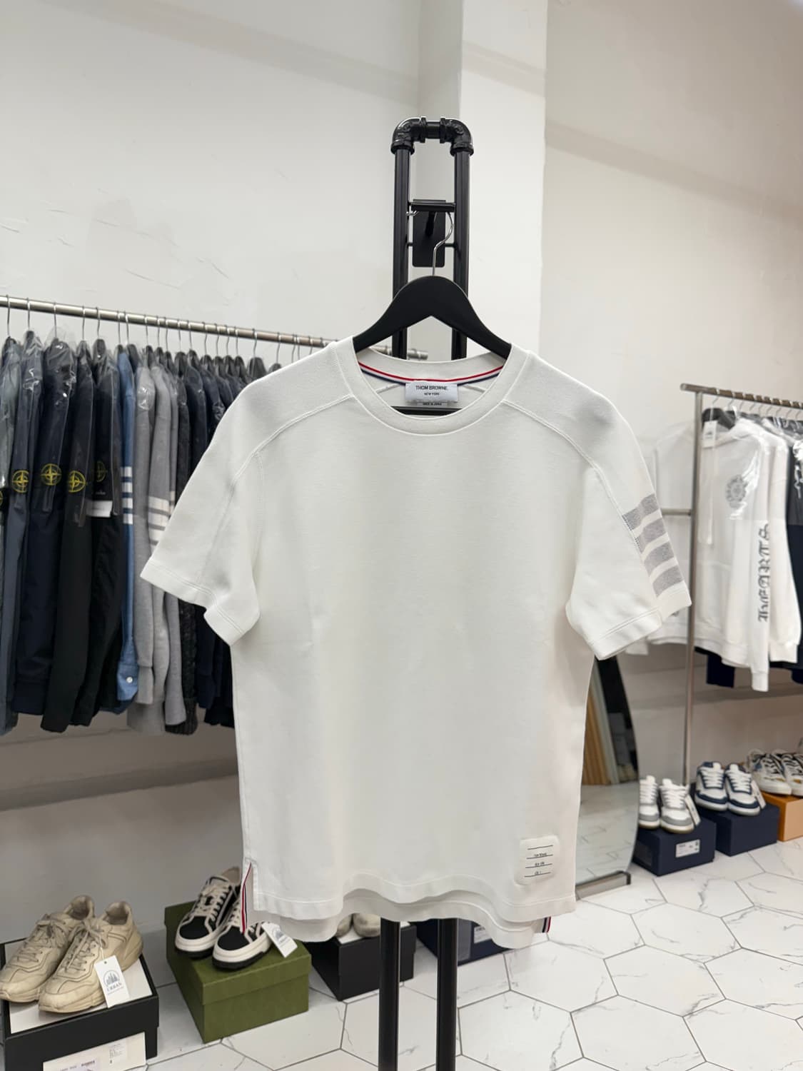 [2] 톰브라운 사선완장 코튼 반팔티 상품이미지1