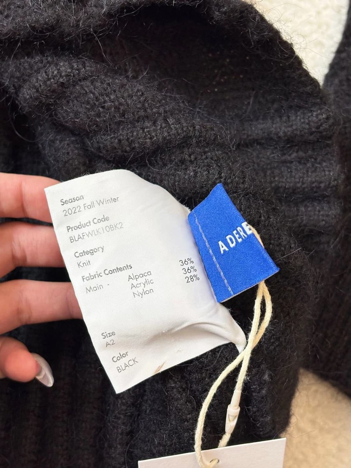 아더에러 22FW 알파카 플루익 로고 스웨터 PN6488 상품이미지8