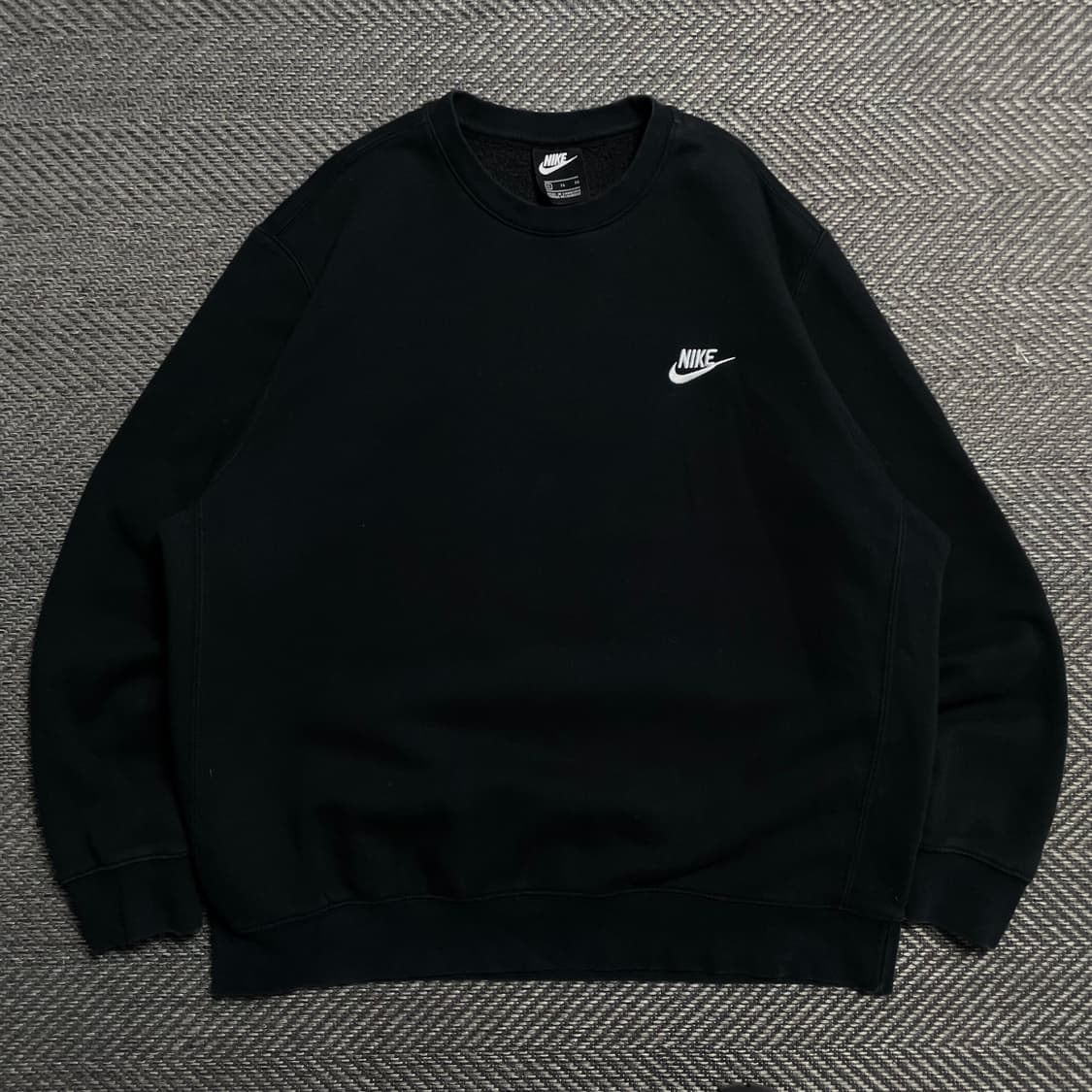 나이키 자수로고 박시핏 라운드 맨투맨 블랙o 5402 상품이미지1