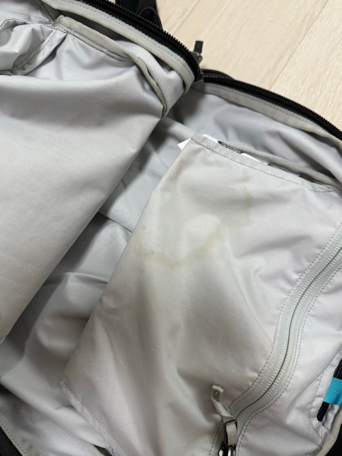 아크테릭스 맨티스 16 백팩 블랙 상품이미지3