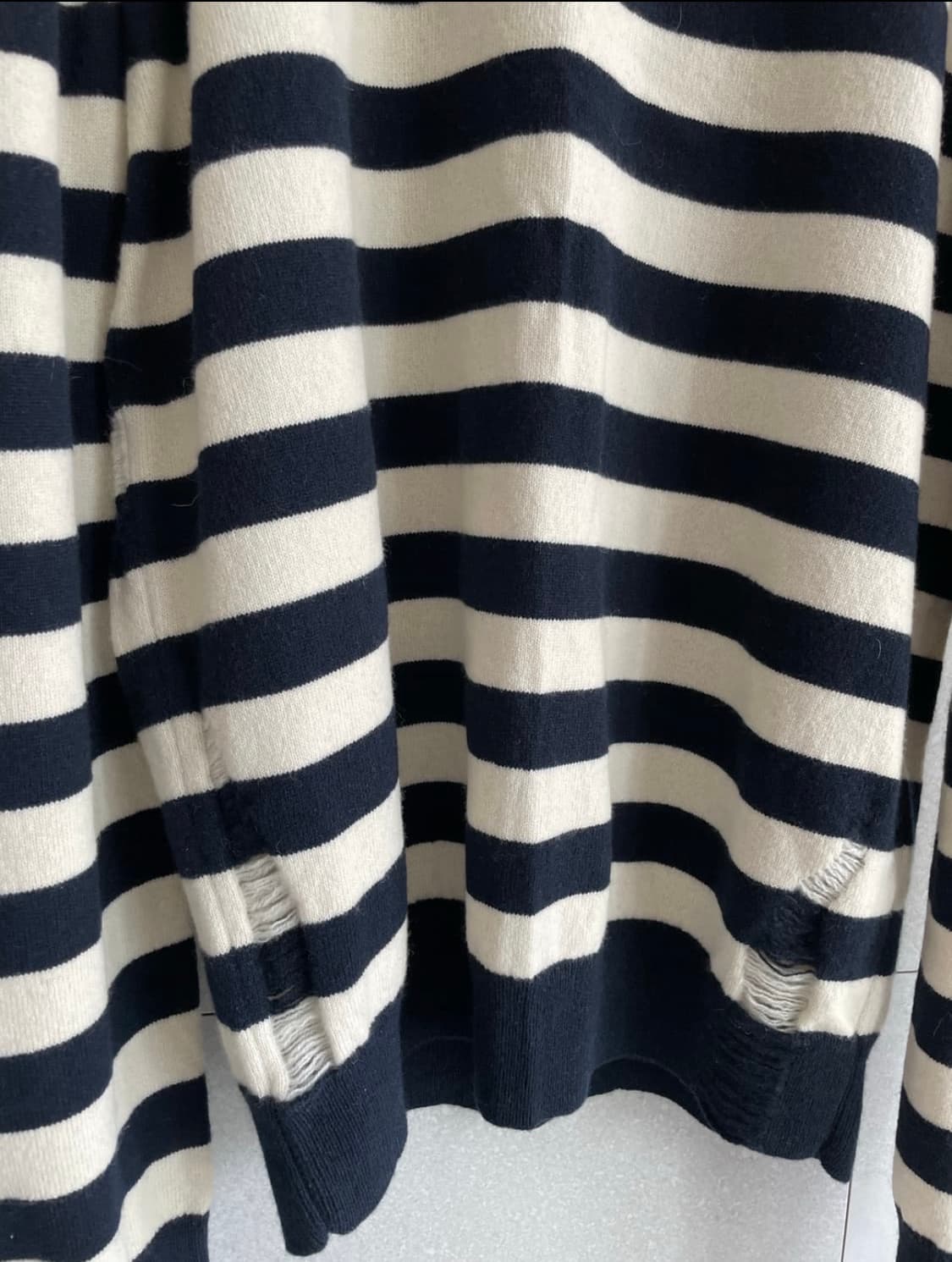 생로랑 디스 스트라이프 니트 상품이미지8