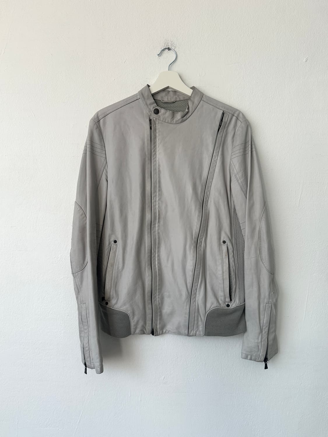 닐바렛x퓨마 더블지퍼 램스킨 레더 자켓 그레이 상품이미지5