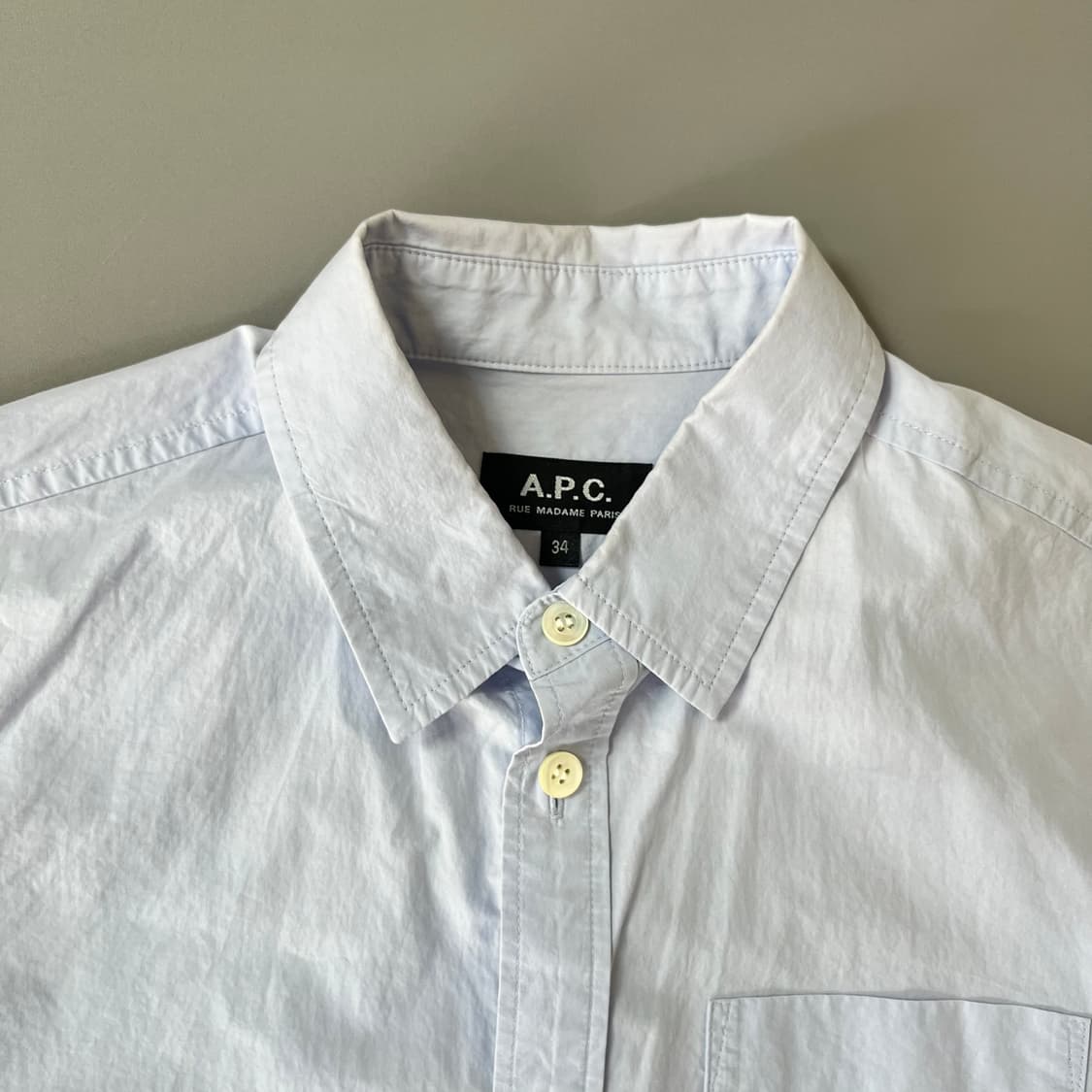 A.P.C. 라이트블루 버튼다운 반팔셔츠 xs 상품이미지3