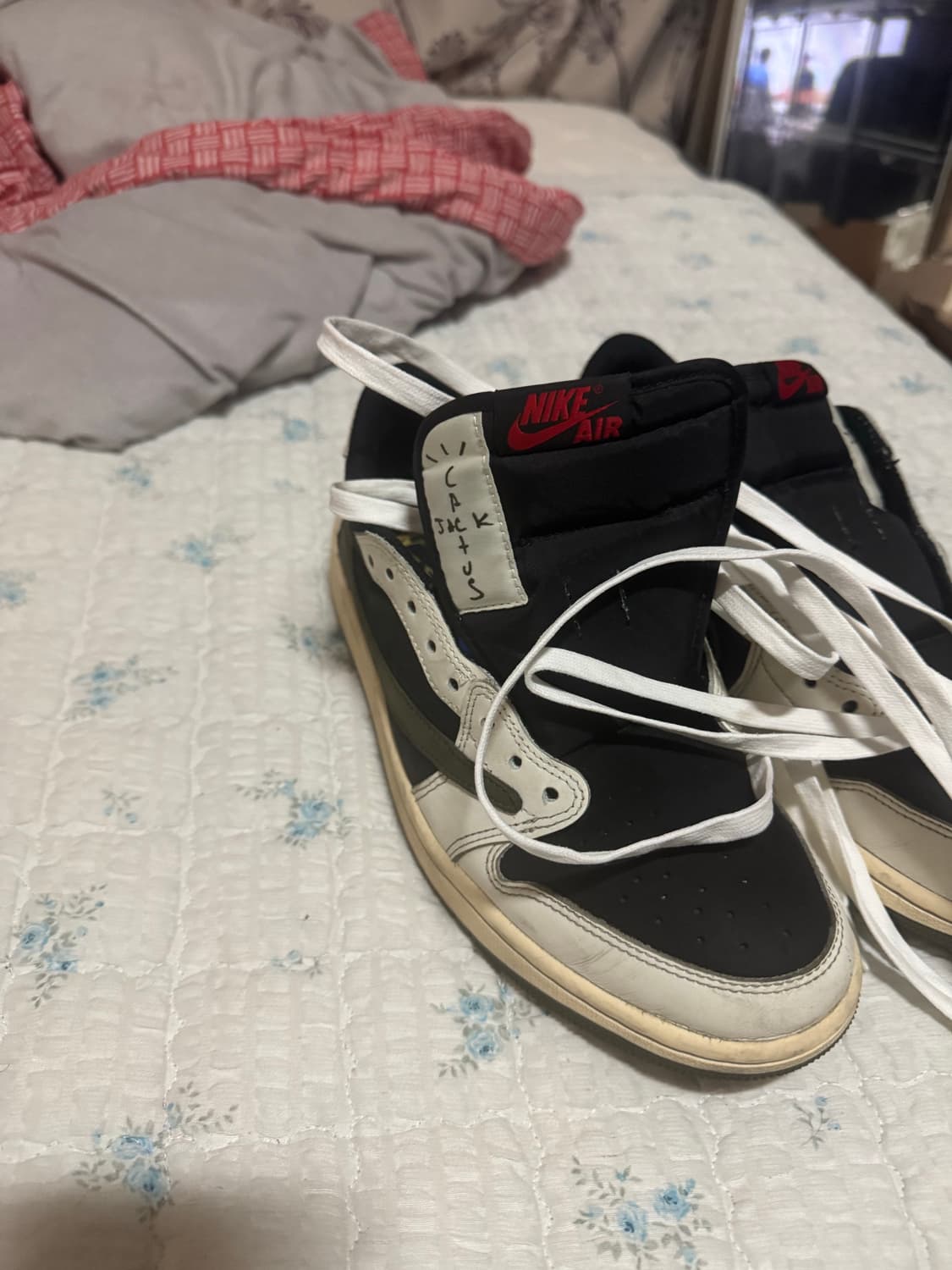 조던 1 x 트래비스 스캇 레트로 로우 올리브 275사이즈 상품이미지1