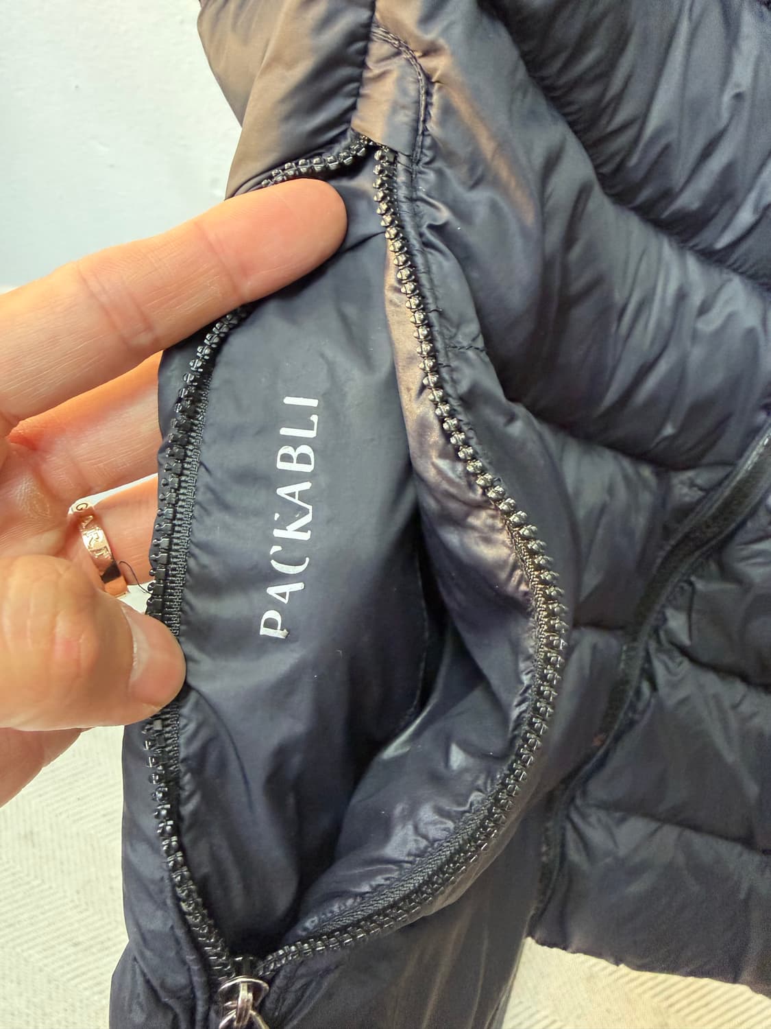 정품) 폴로랄프로렌 신형 남성 블랙 패딩 조끼 XL 상품이미지4