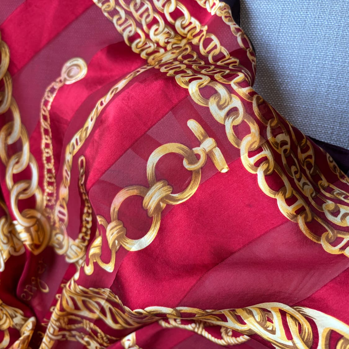 슬래진저(Slazenger)빈티지 스타일의 체인 패턴 실크 스카프 상품이미지8