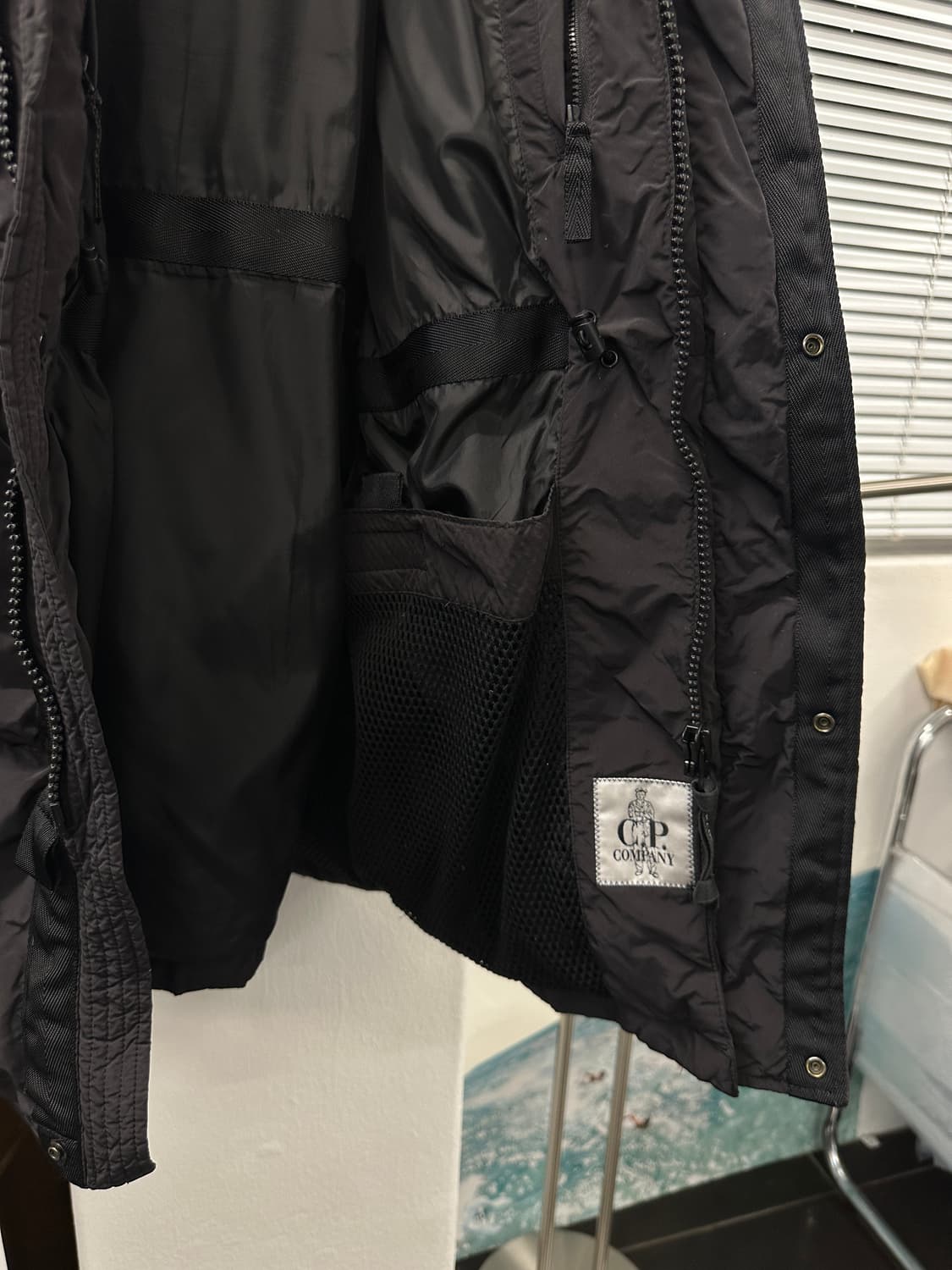CP컴퍼니 렌즈 다운 패딩 100 상품이미지6