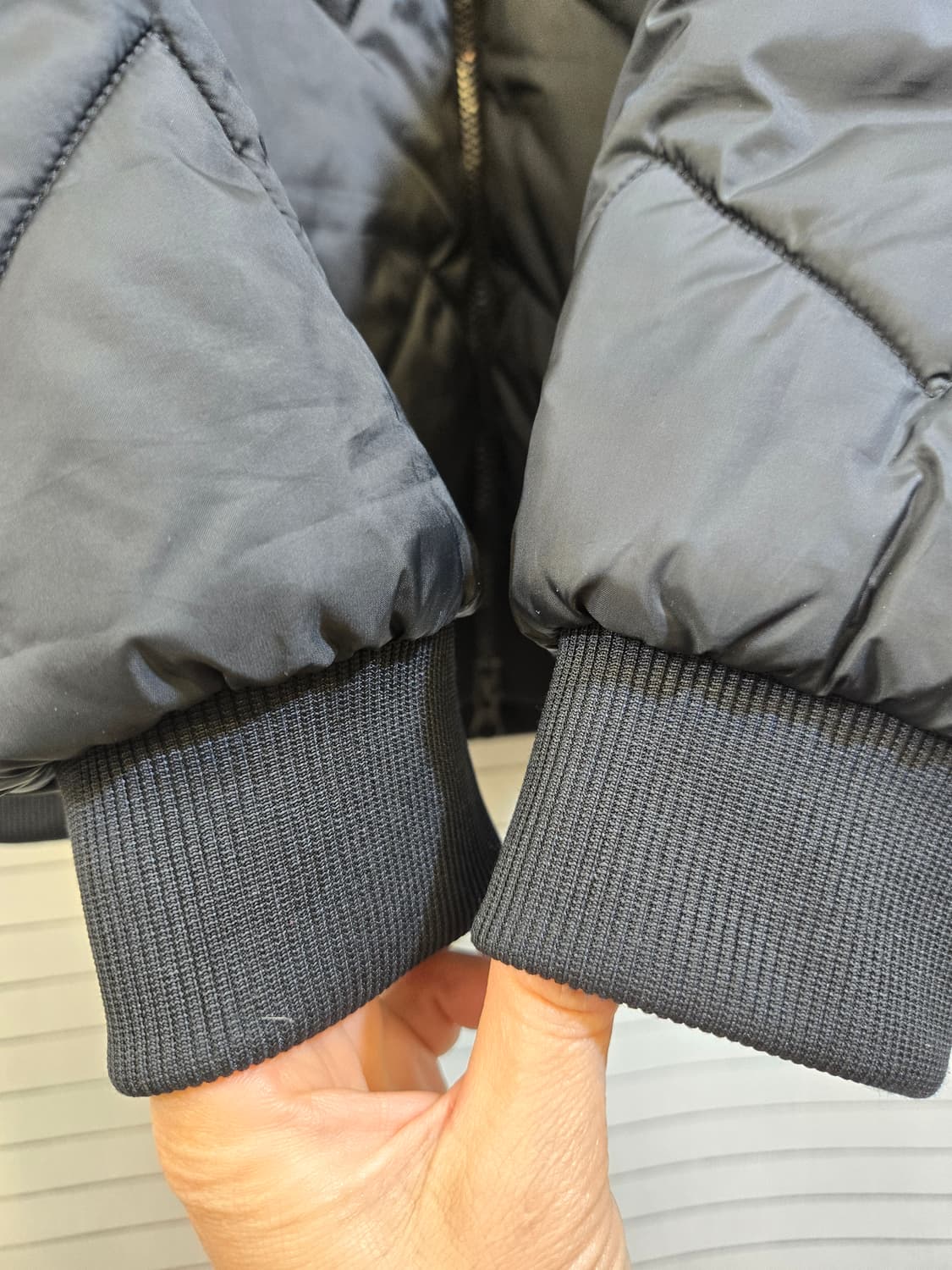 아디다스 블랙 퀼팅 패딩 봄버 자켓 상품이미지4