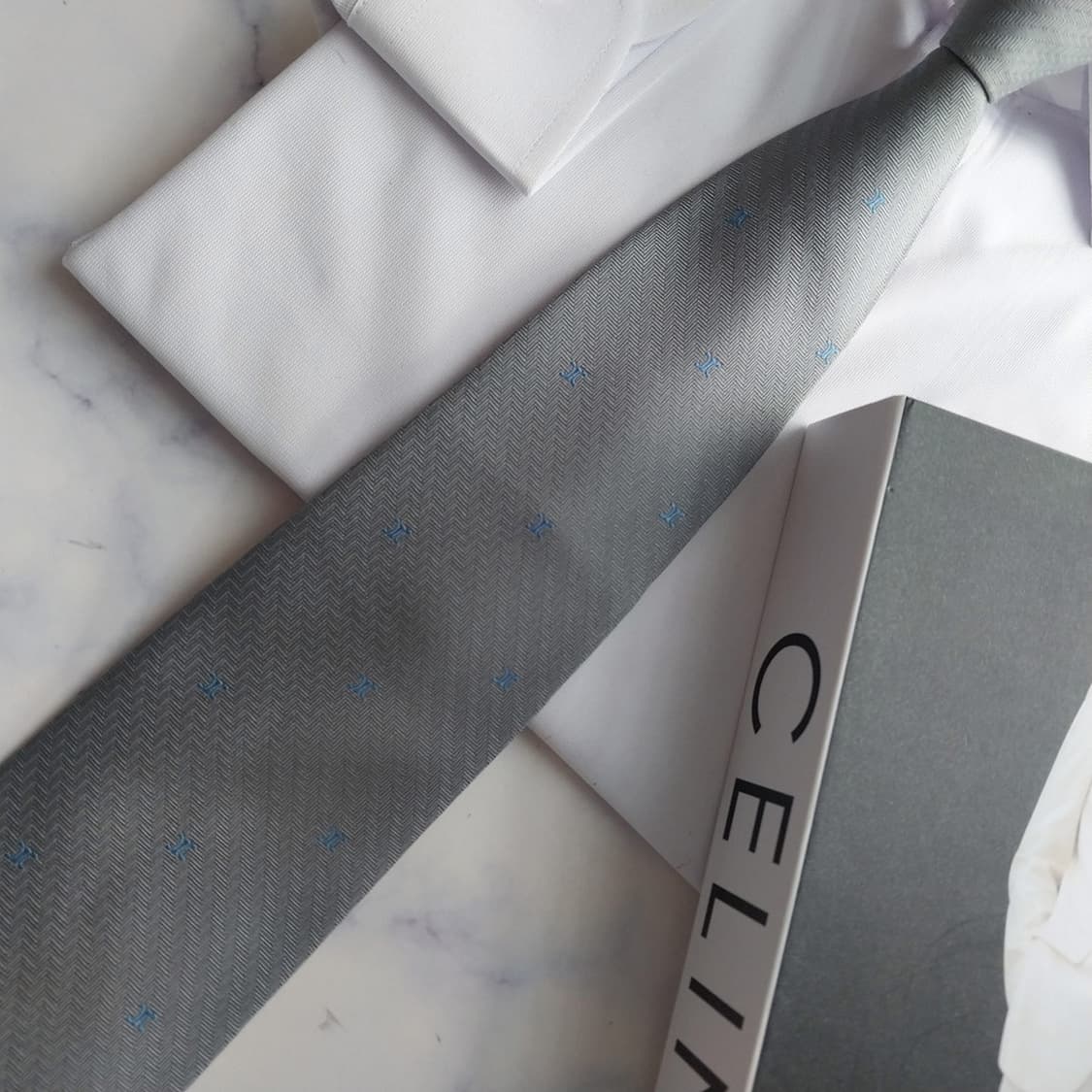 셀린느 트리오페 자수 패턴 넥타이 9.2cm A+등급 K2435
 상품이미지5