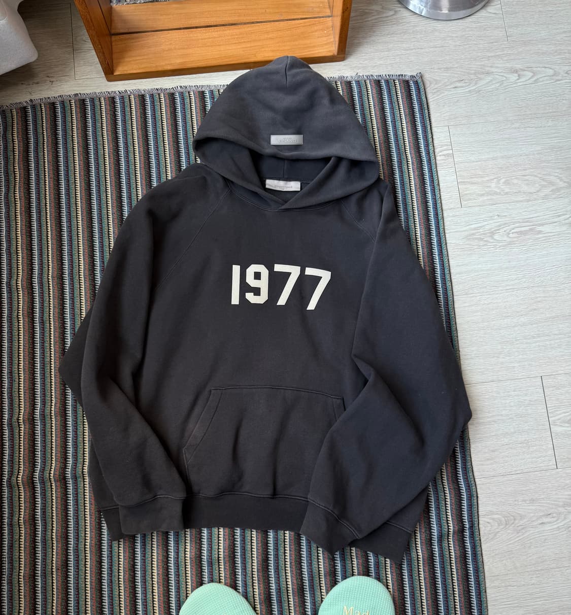 피어오브갓 에센셜 1977 후드티 상품이미지2