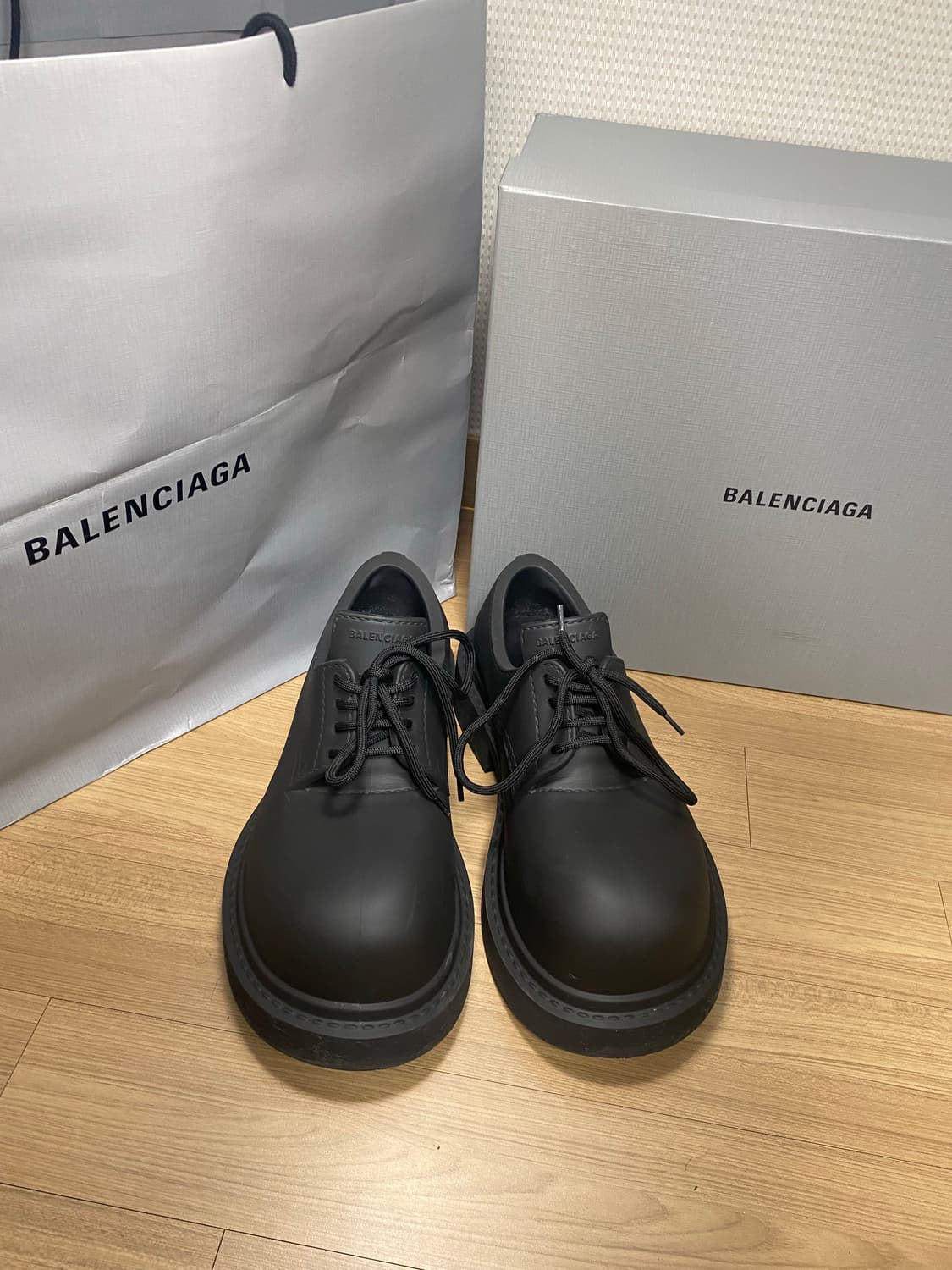 발렌시아가 스테로이드 더비 상품이미지1