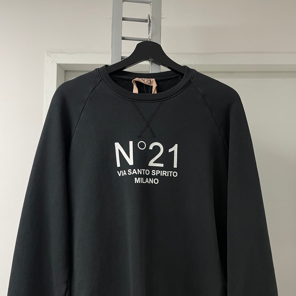 N21 누메로벤투노 블랙 맨투맨 40 상품이미지2