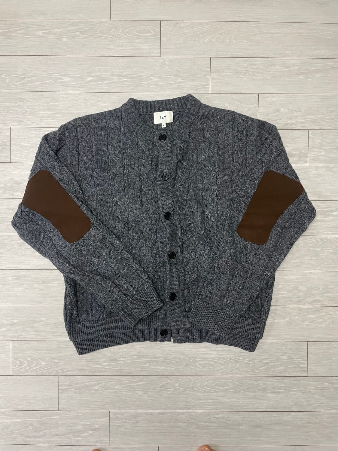 IEY(이에이) ELBOW PATCH DOUBLE-LIP CARDIGAN 상품이미지1