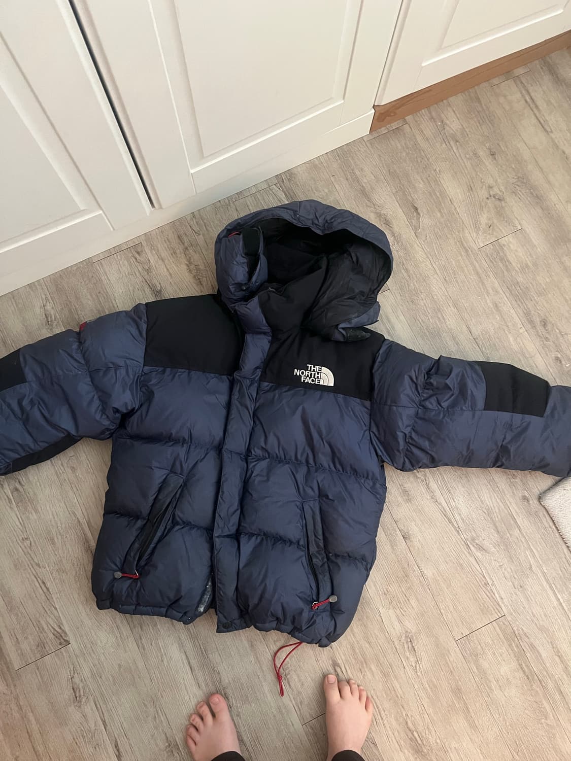 노스페이스 패딩 xs 레드 로고 상품이미지2