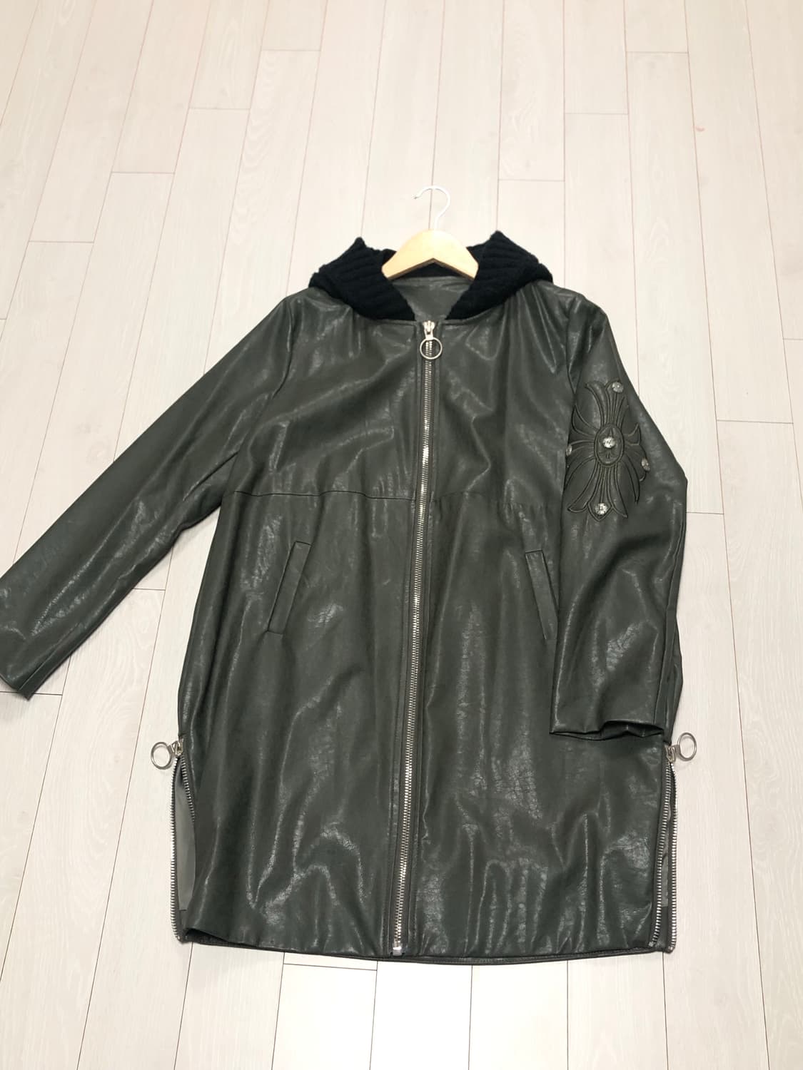 크롬하츠맛 고퀄 페이크 레더 롱 후드자켓 상품이미지3