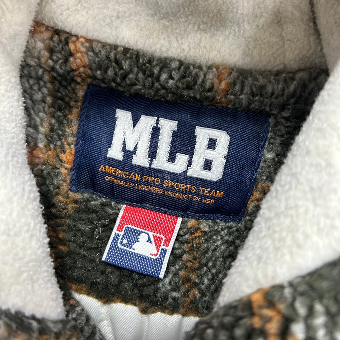 MLB 누빔 체크 쉐르파 플리스 자켓(95) 상품이미지2