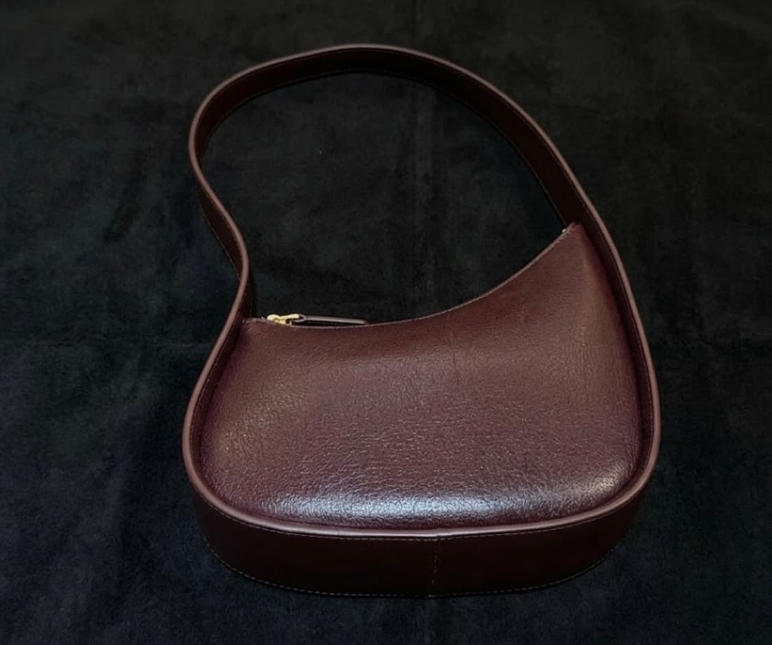 더 로우 하프문 백 다크버건디 상품이미지1