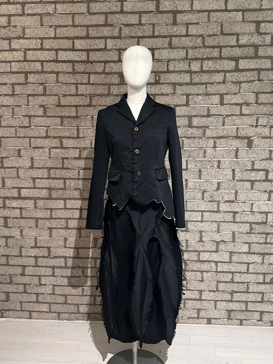 꼼데가르송 블랙  컷오프 자켓 상품이미지4