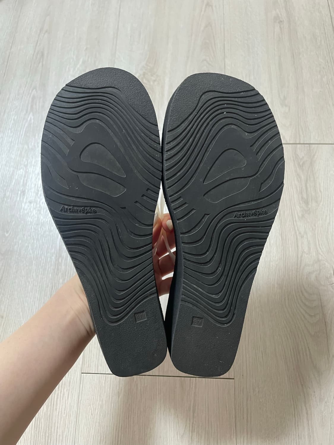 아카이브앱크 eyelet platform sandals 상품이미지9