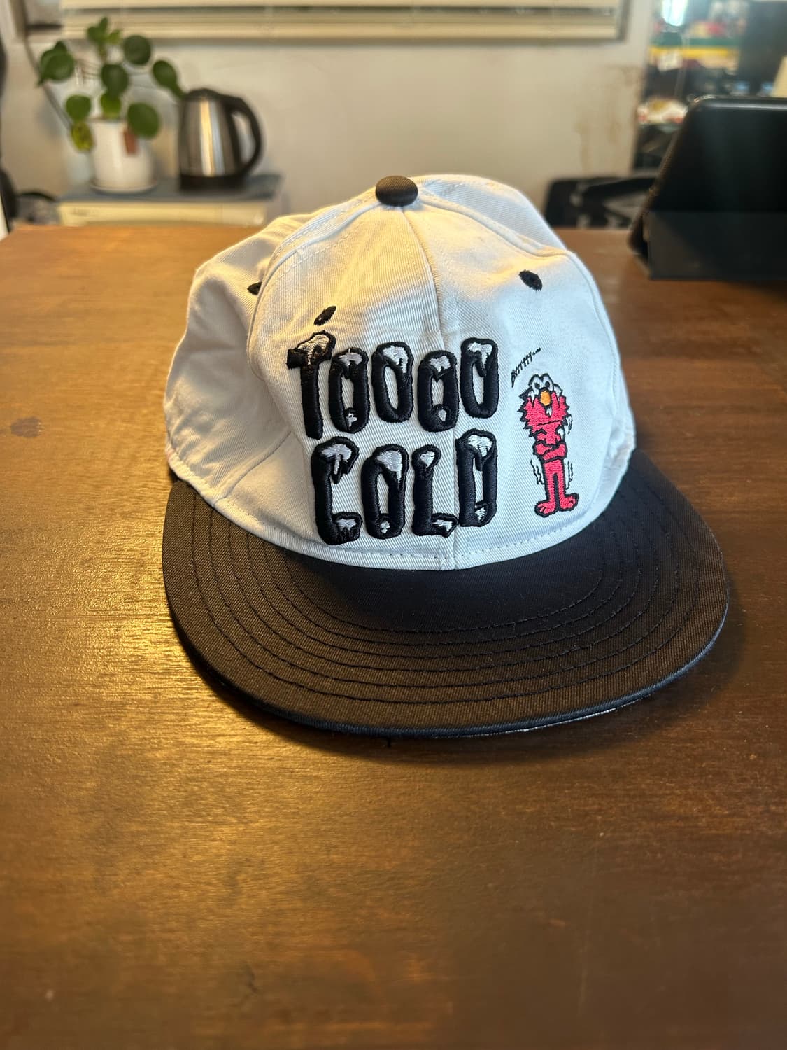 세서미 스트릿 Tooo cold 스냅백 상품이미지1