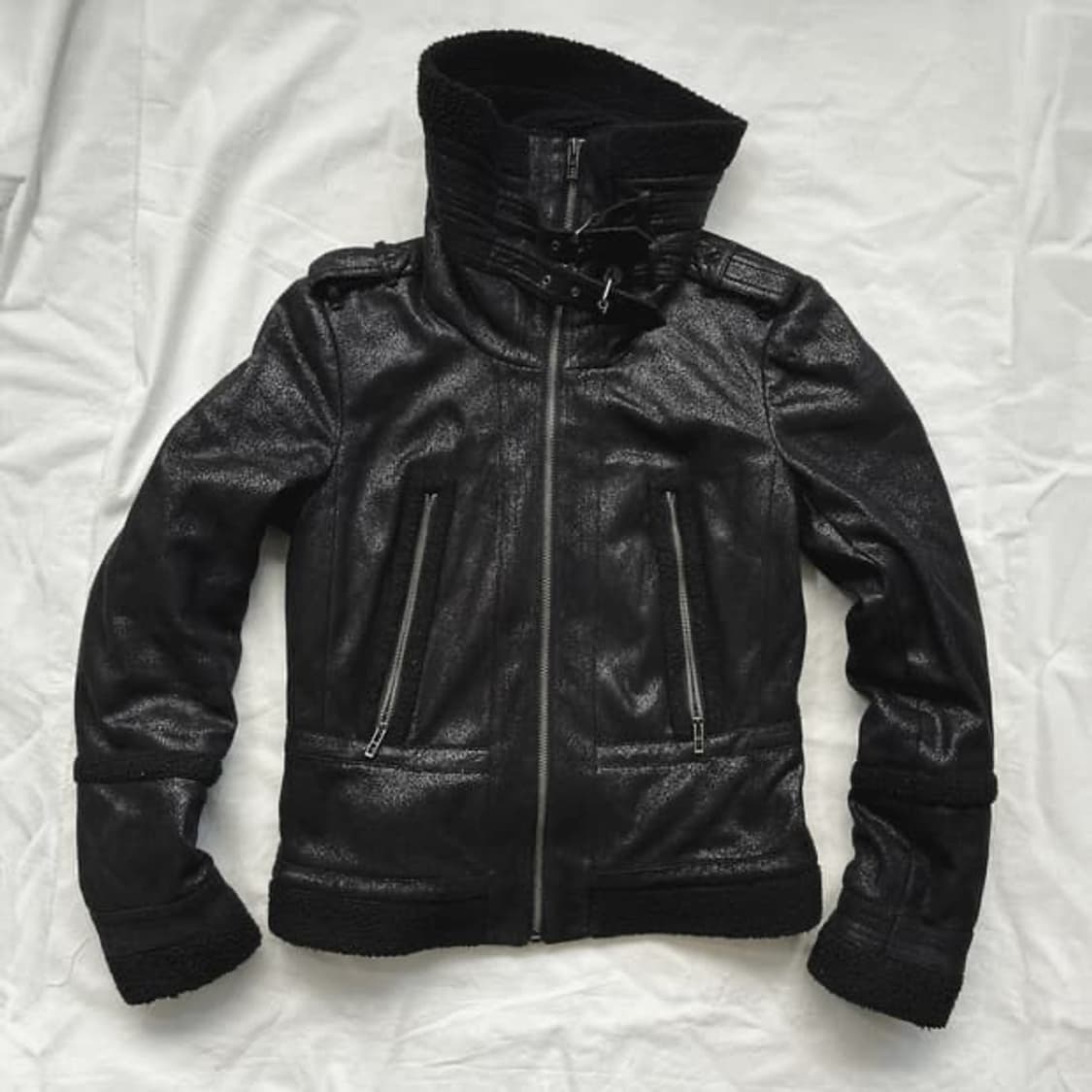 아르마니 익스체인지 자켓 무스탕 구합니다ㅜㅜ 상품이미지1